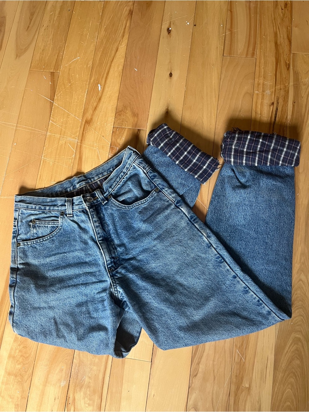 Blue jeans w Cuffed Plaid Lining